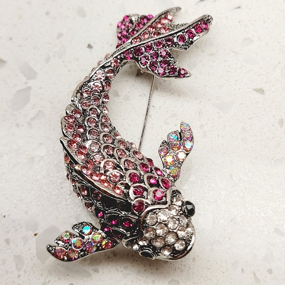 Sparkling 3-D Koi Fish Pendant Necklace NWT - Picture 2 of 12